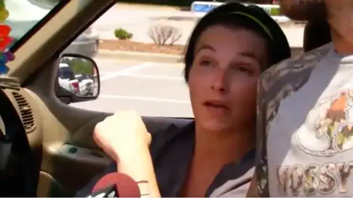 Thug Gets What He Deserves When Tough Pregnant Woman Finds Him Robbing Her Purse